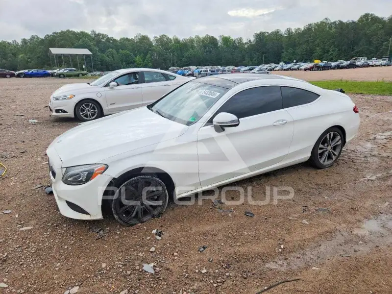 2017 Mercedes Benz C-Class фото