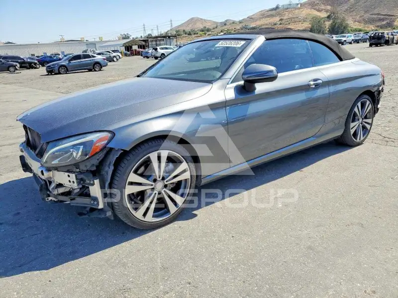 2017 Mercedes Benz C-Class фото
