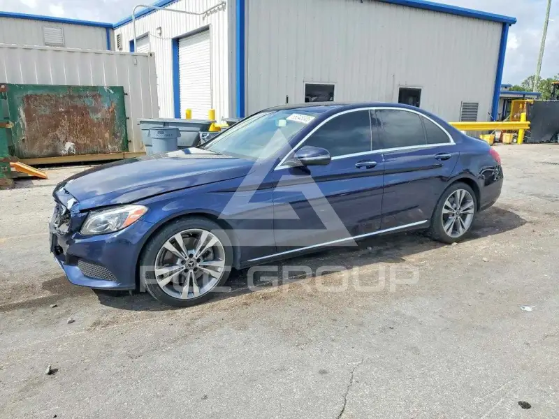 2017 Mercedes Benz C-Class photo