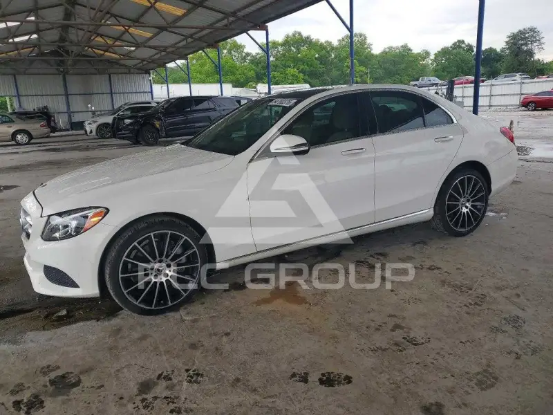 2017 Mercedes Benz C-Class фото
