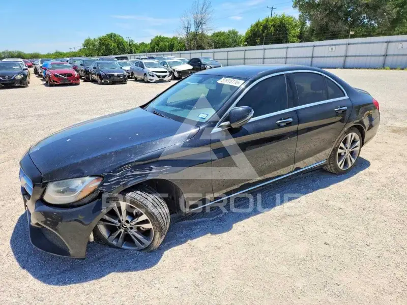 2017 Mercedes Benz C-Class photo