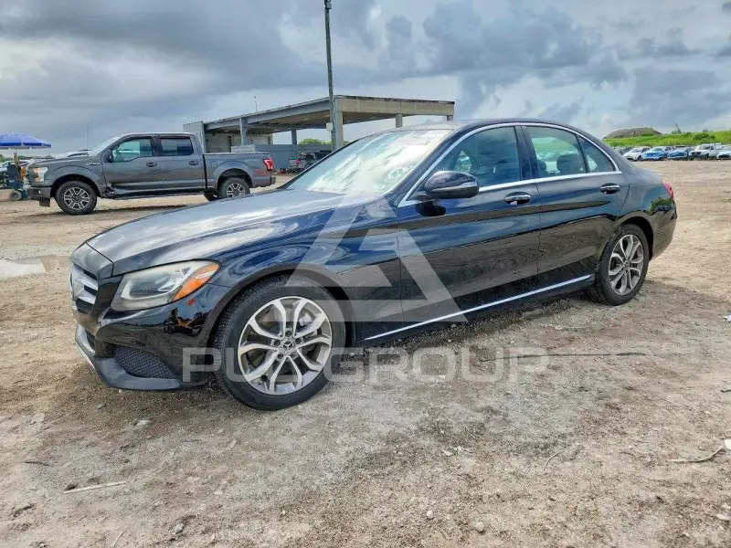 2017 Mercedes Benz C-Class фото