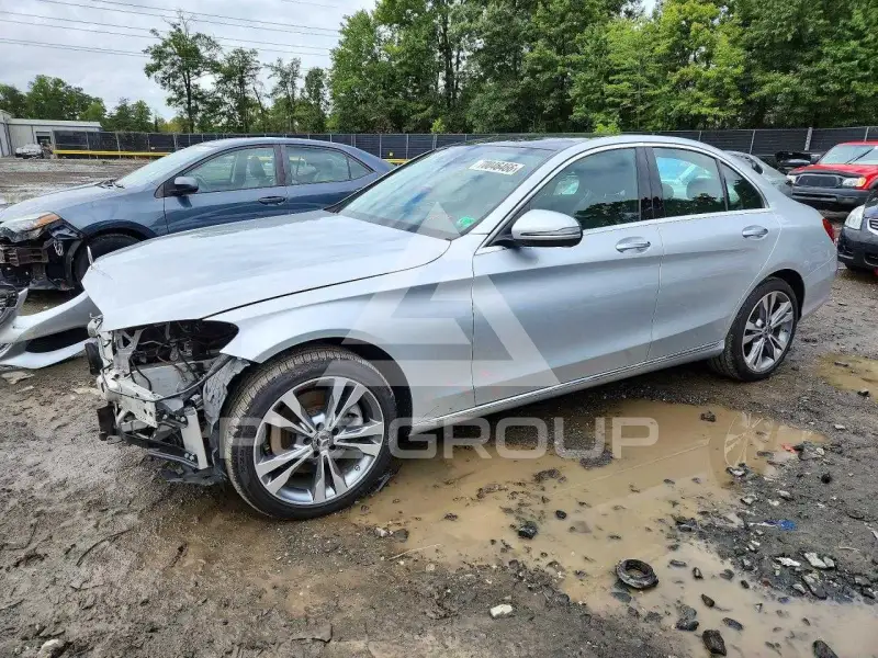 2017 Mercedes Benz C-Class фото
