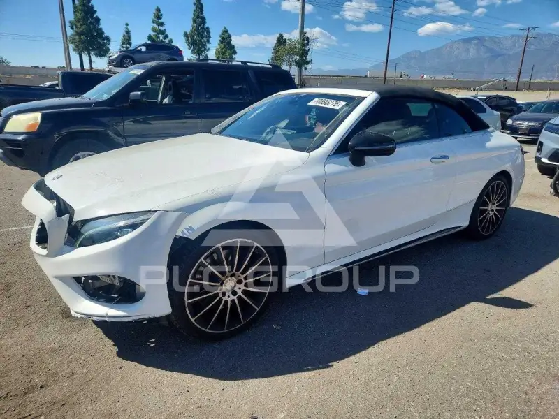 2017 Mercedes Benz C-Class фото