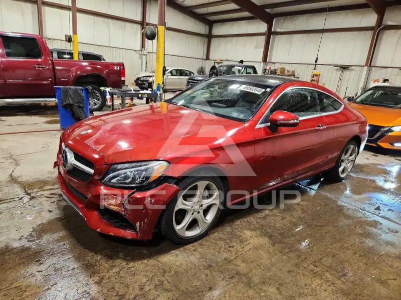 2017 Mercedes Benz C-Class фото