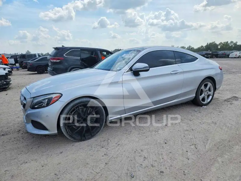 2017 Mercedes Benz C-Class фото