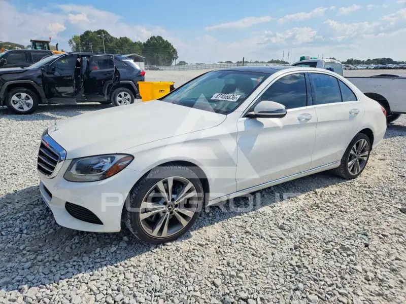 2017 Mercedes Benz C-Class photo