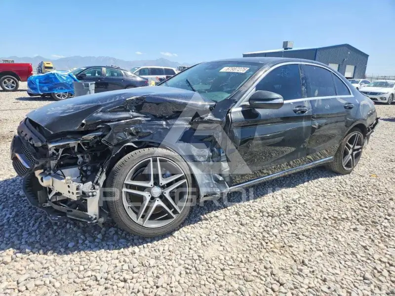 2017 Mercedes Benz C-Class фото