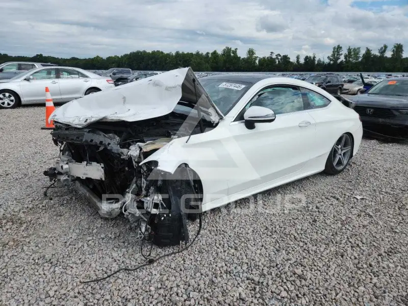 2017 Mercedes Benz C-Class фото