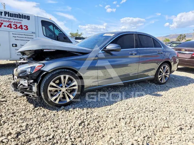 2017 Mercedes Benz C-Class photo