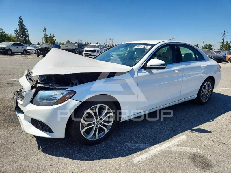 2017 Mercedes Benz C-Class фото