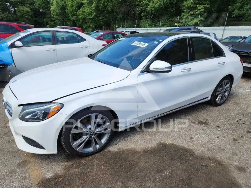 2017 Mercedes Benz C-Class фото