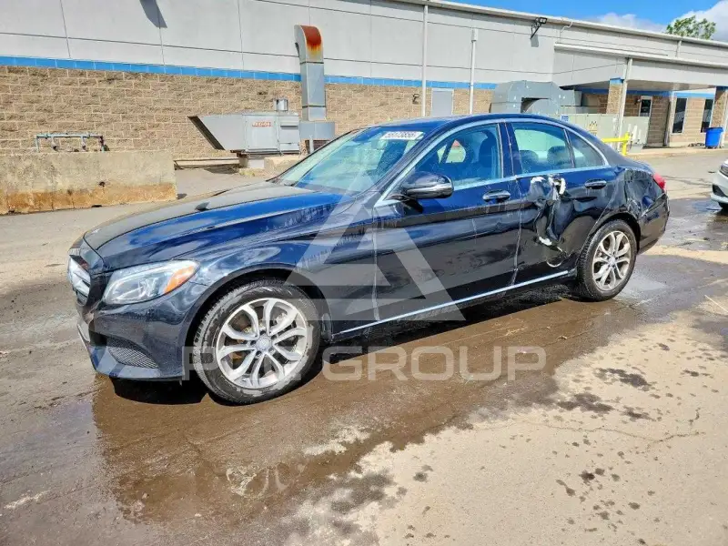 2017 Mercedes Benz C-Class photo