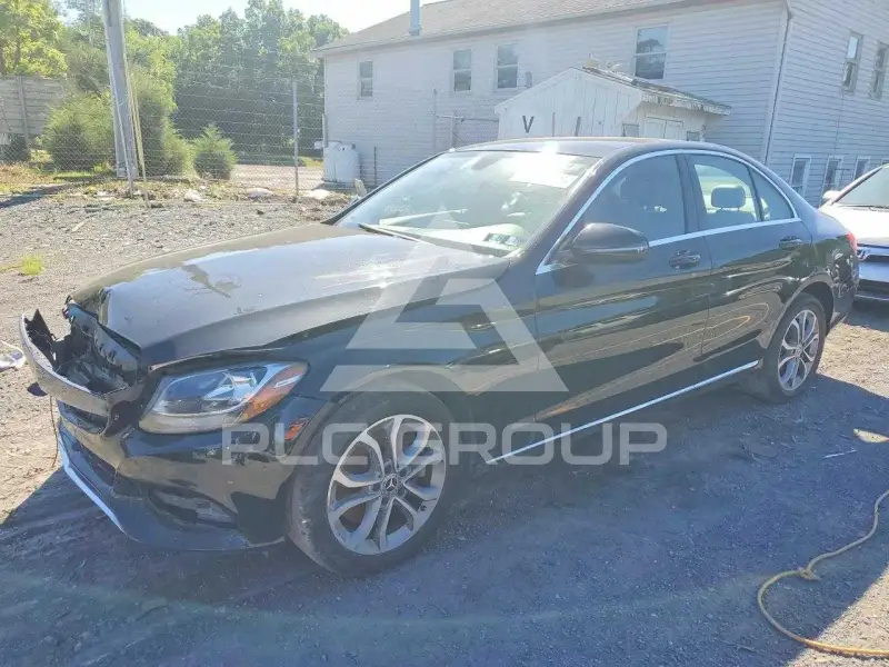 2017 Mercedes Benz C-Class фото