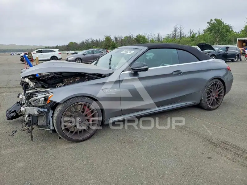 2017 Mercedes Benz C-Class фото