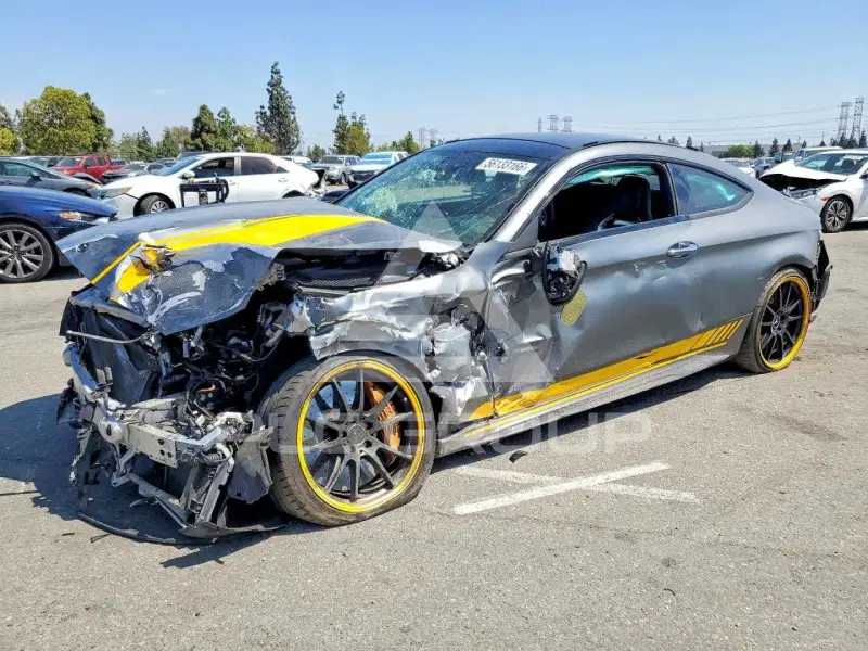 2017 Mercedes Benz C-Class photo