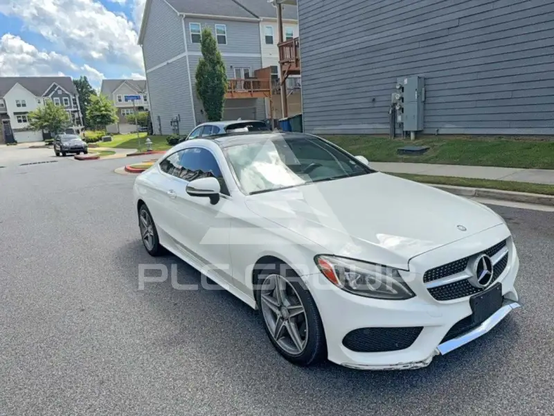 2017 Mercedes Benz C-Class фото