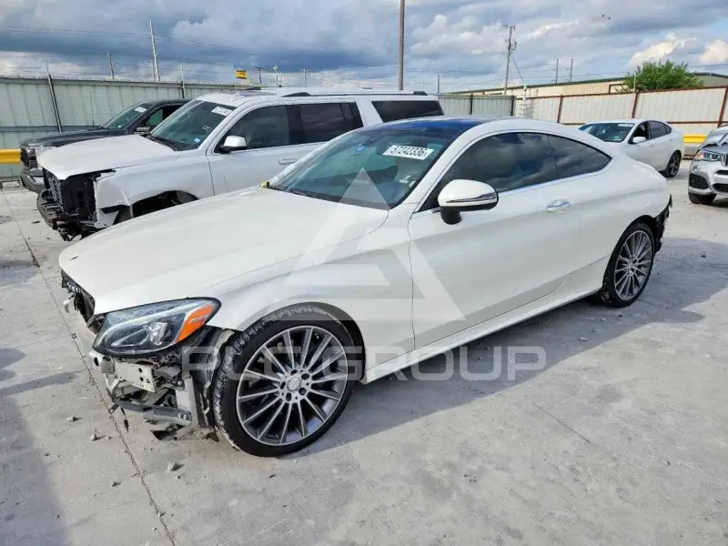 2017 Mercedes Benz C-Class фото