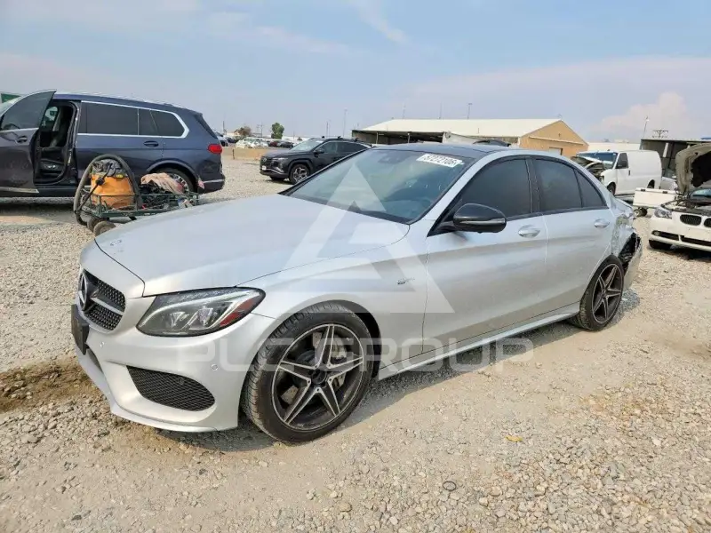 2017 Mercedes Benz C-Class фото