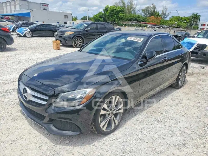 2017 Mercedes Benz C-Class фото