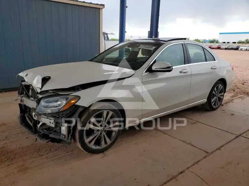 2017 Mercedes Benz C-Class photo