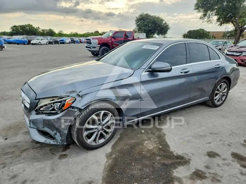 2017 Mercedes Benz C-Class photo