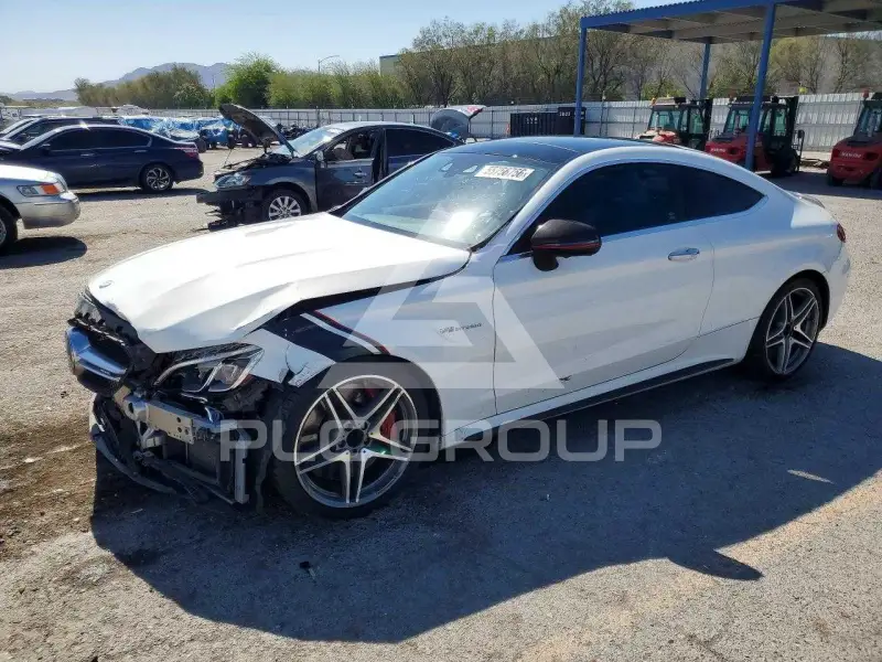 2017 Mercedes Benz C-Class фото
