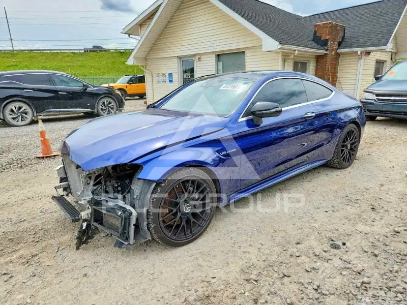 2017 Mercedes Benz C-Class photo