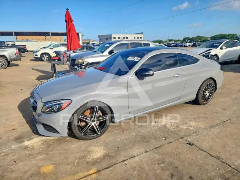 2017 Mercedes Benz C-Class photo
