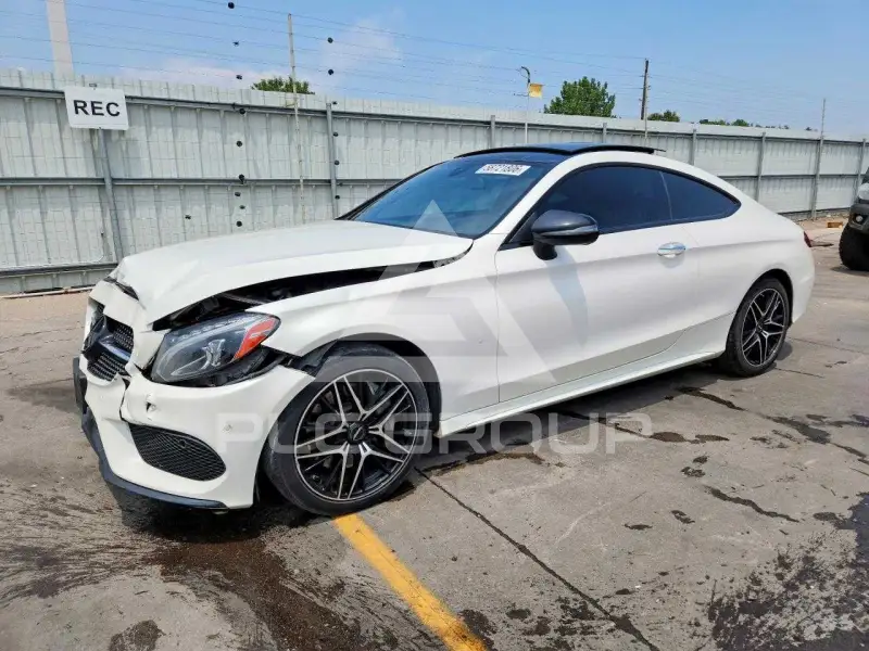 2017 Mercedes Benz C-Class фото