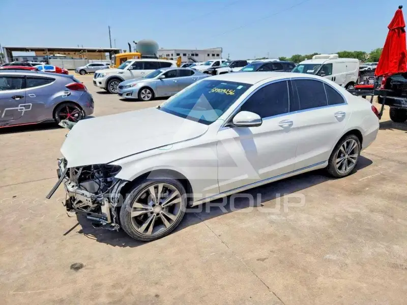 2017 Mercedes Benz C-Class фото