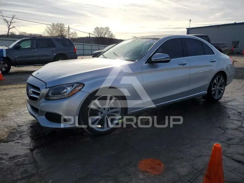 2017 Mercedes Benz C-Class фото
