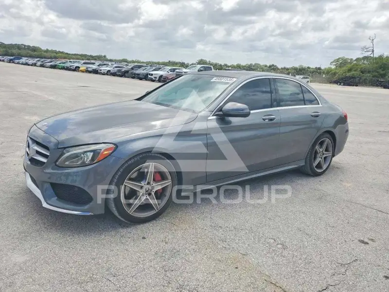 2017 Mercedes Benz C-Class фото