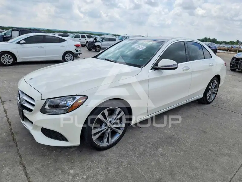 2017 Mercedes Benz C-Class фото