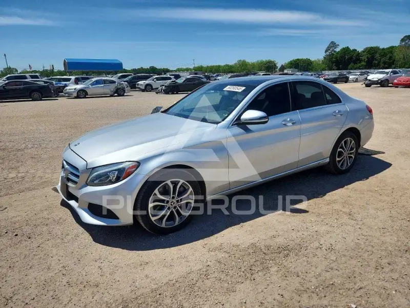 2017 Mercedes Benz C-Class photo