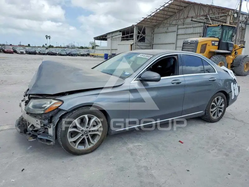 2017 Mercedes Benz C-Class фото