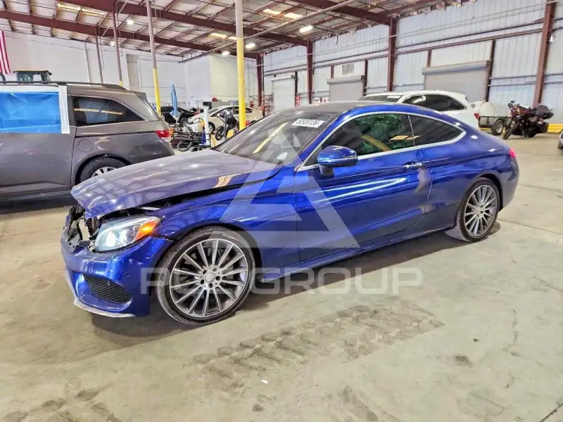 2017 Mercedes Benz C-Class фото