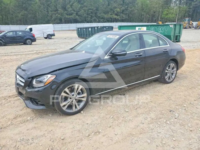 2017 Mercedes Benz C-Class фото
