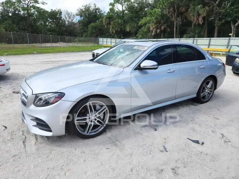 2017 Mercedes Benz E-Class фото