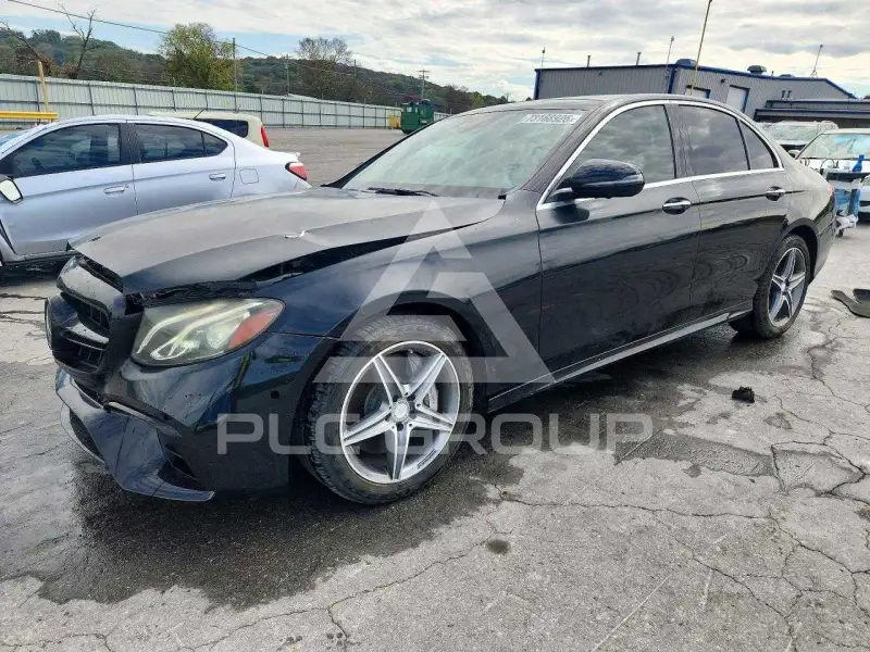 2017 Mercedes Benz E-Class фото