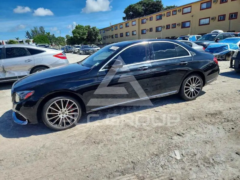 2017 Mercedes Benz E-Class фото