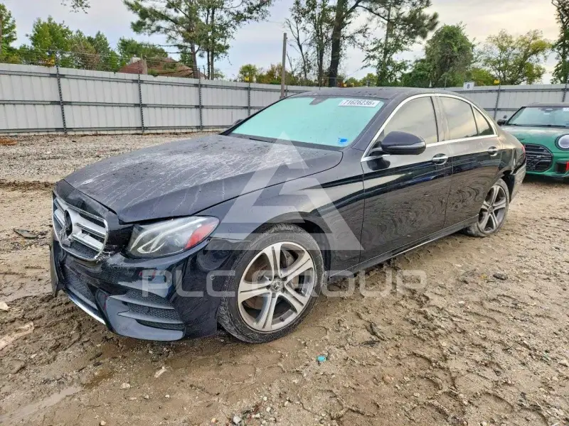 2017 Mercedes Benz E-Class фото