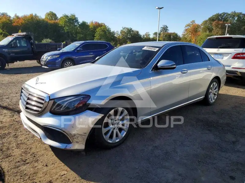 2017 Mercedes Benz E-Class фото