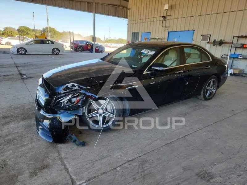 2017 Mercedes Benz E-Class фото