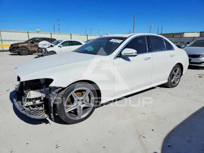 2017 Mercedes Benz E-Class фото