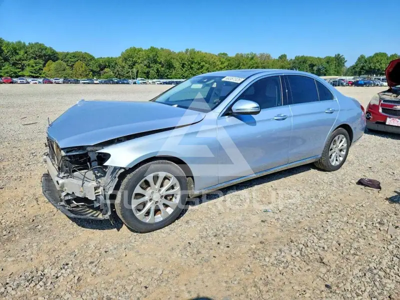 2017 Mercedes Benz E-Class фото