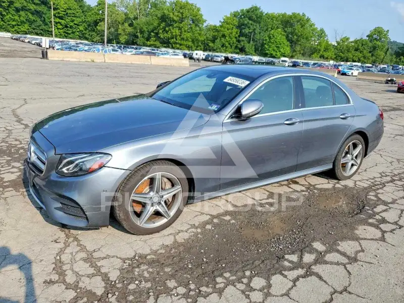 2017 Mercedes Benz E-Class фото