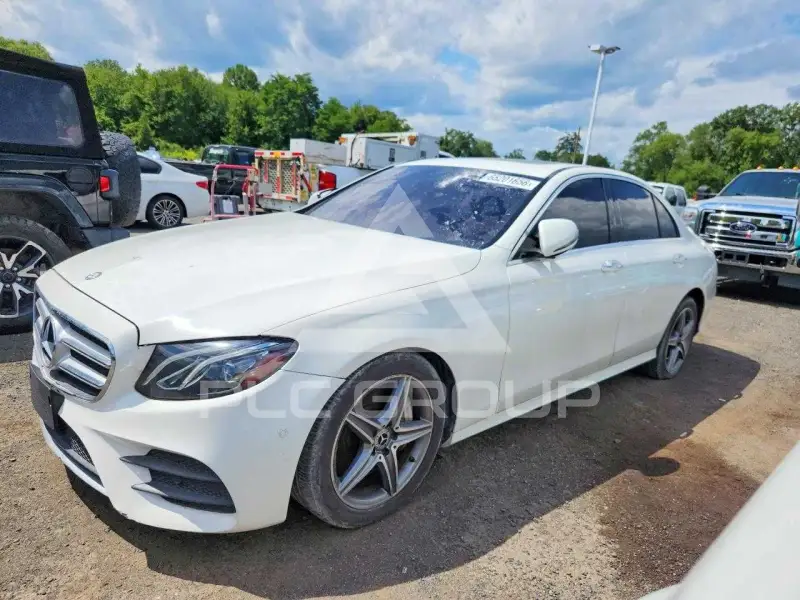 2017 Mercedes Benz E-Class photo