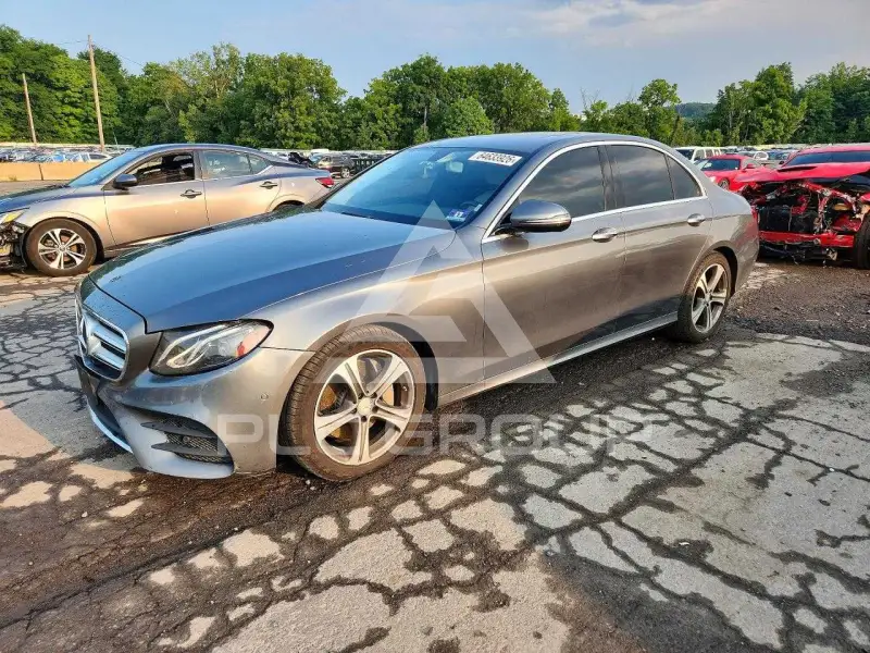 2017 Mercedes Benz E-Class фото