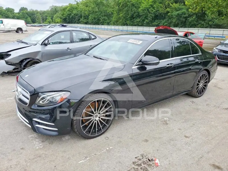 2017 Mercedes Benz E-Class фото
